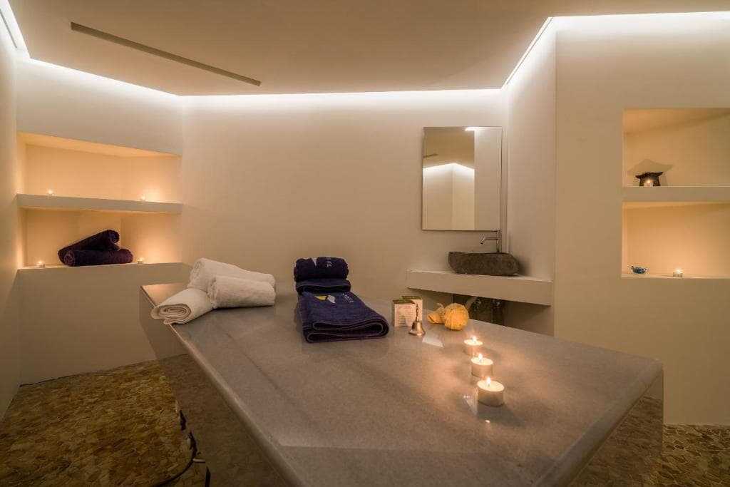 Caravel Suites