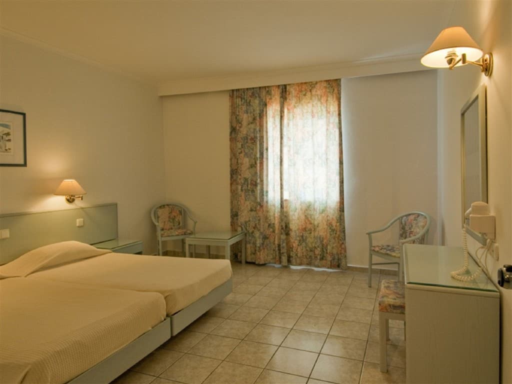 Alexandra Beach Aparthotel