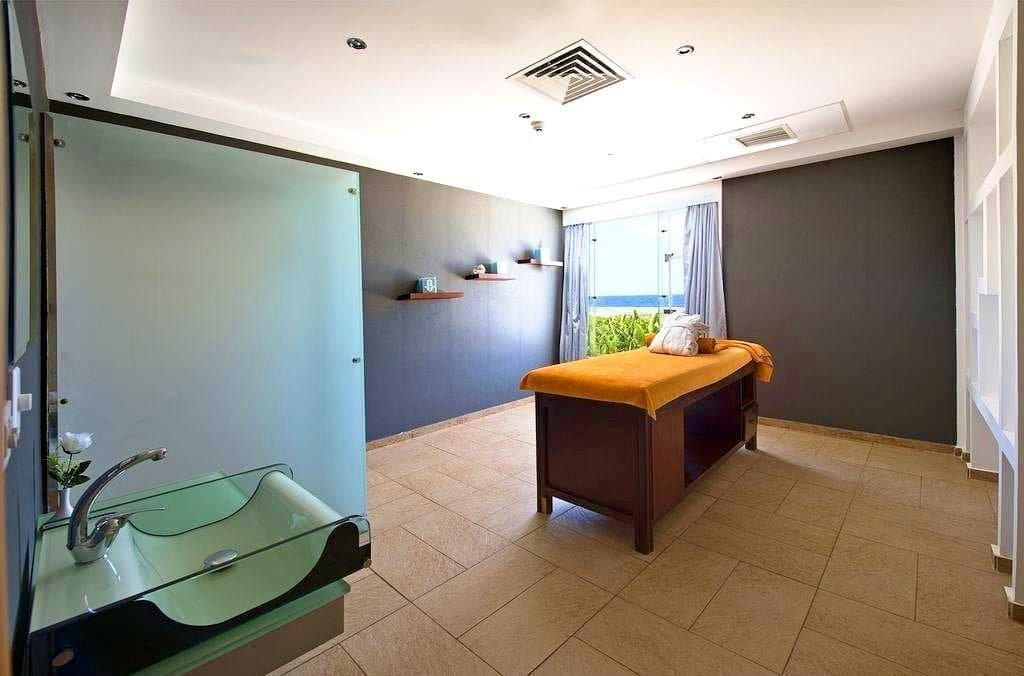 Concorde Moreen Beach Resort & Spa