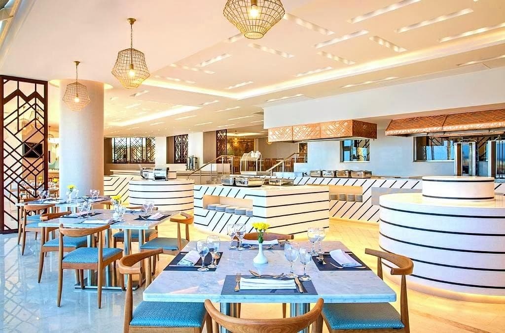 Hilton Plaza Hotel