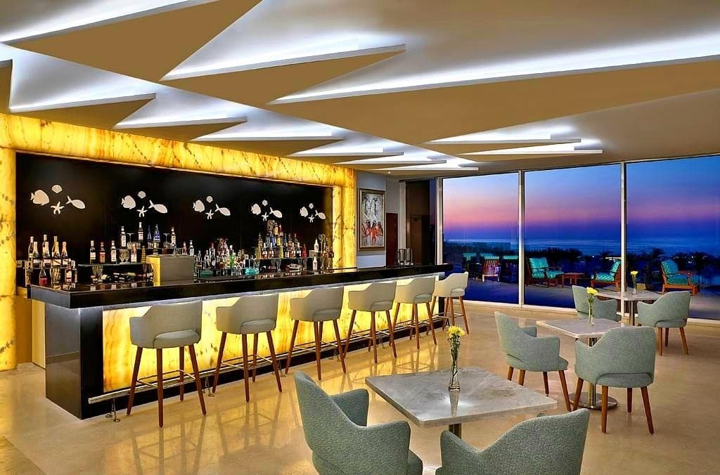 Hilton Plaza Hotel