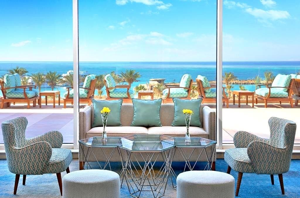 Hilton Plaza Hotel