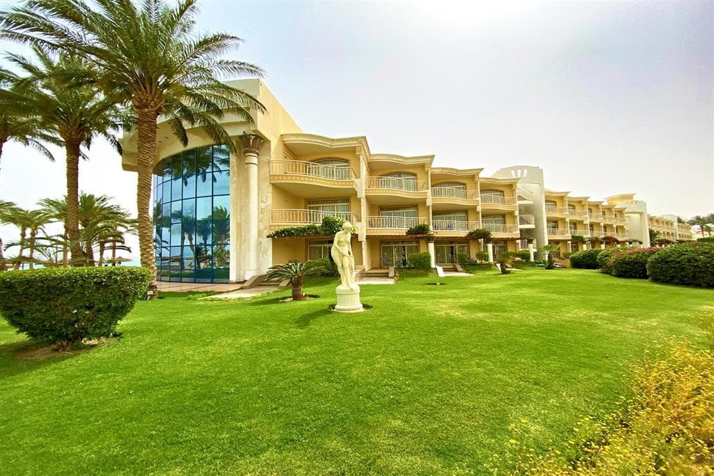 Palm Royale Soma Bay