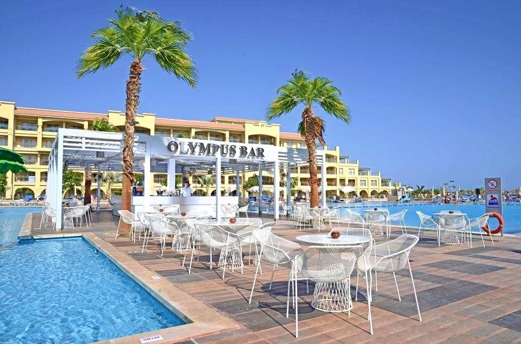 Pickalbatros White Beach Resort