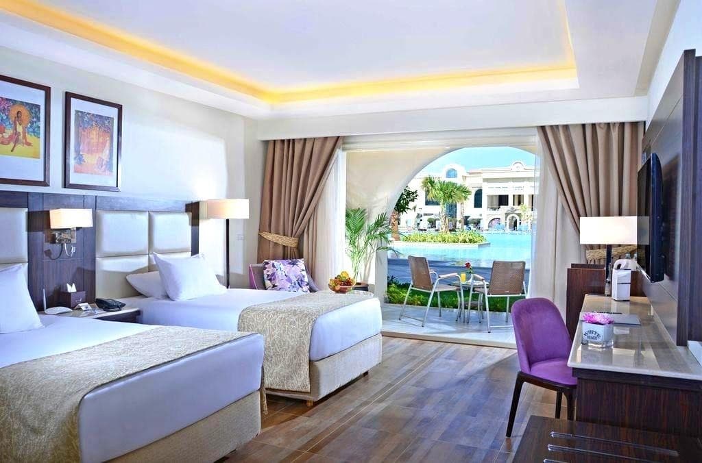 Pickalbatros White Beach Resort