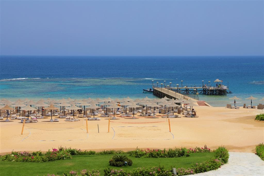 Sirena Beach Resort & Spa