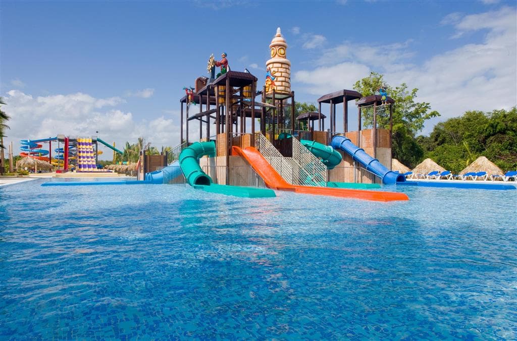 Grand Sirenis Cocotal Beach Resort & Aquagames