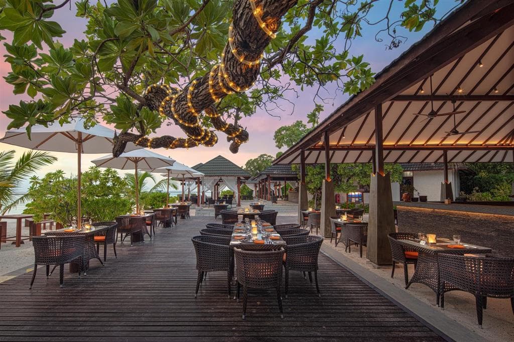 Adaaran Select Meedhupparu & Prestige Water Villas