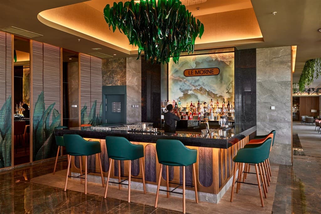 Lobby bar