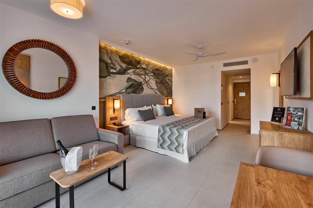 Junior suite elite club