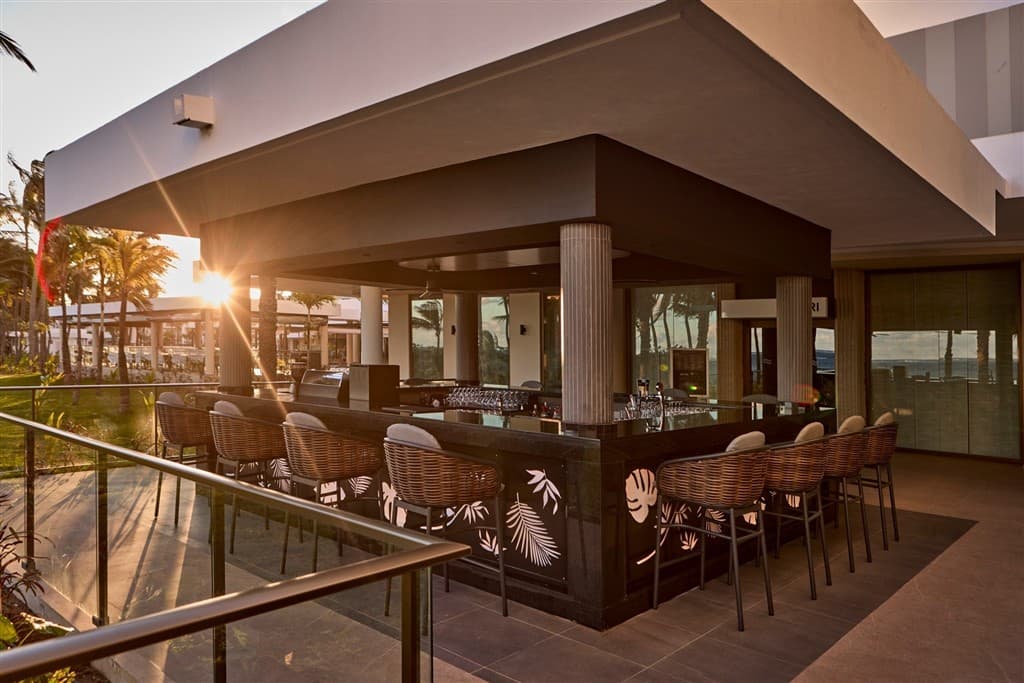 Lounge bar