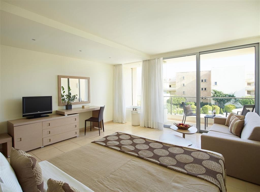 The Ixian Grand & Suites