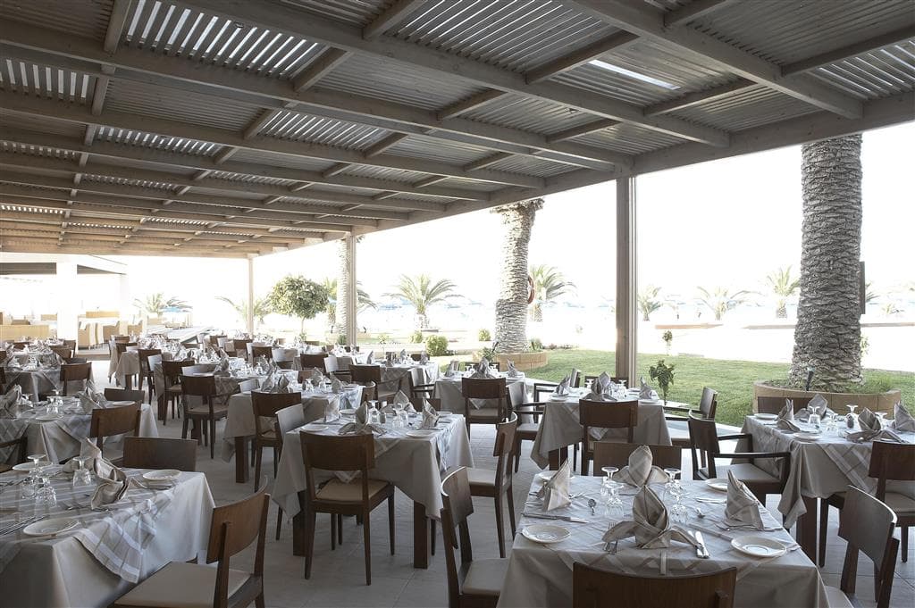 The Ixian Grand & Suites