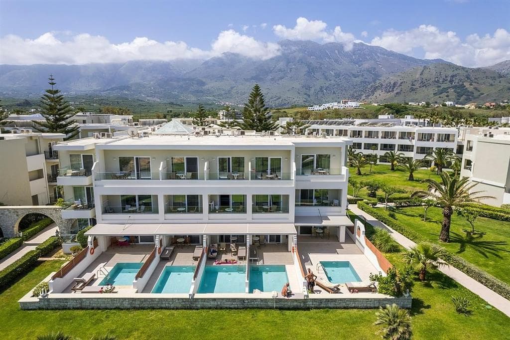 Vantaris Palace