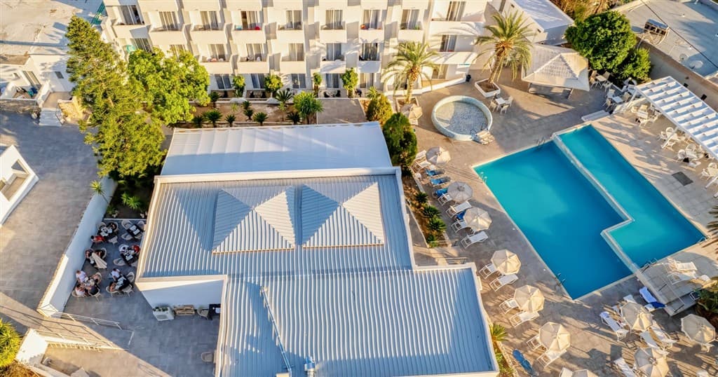 Hotel s bazénom