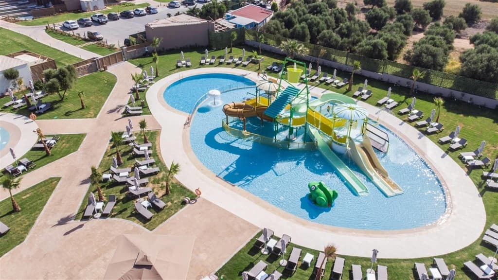 Senseana Seaside Resort