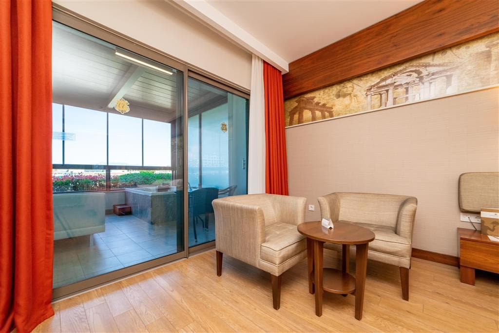 Commodore Elite Suites