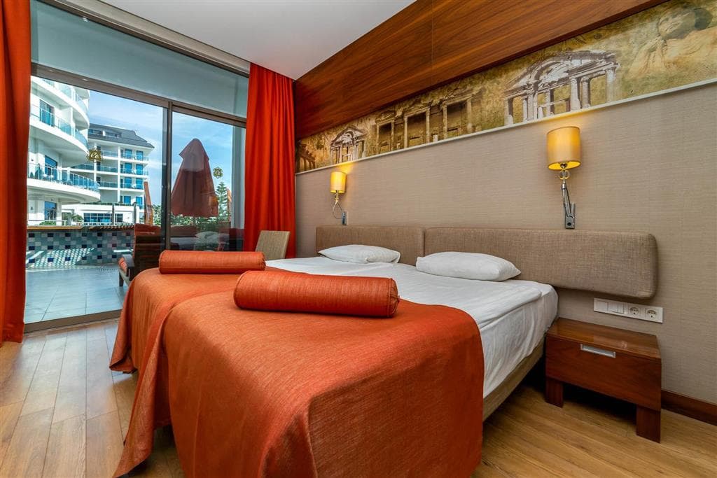 Commodore Elite Suites