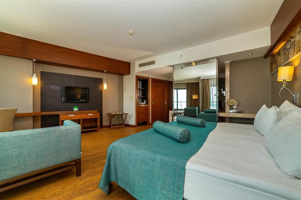 Commodore Elite Suites