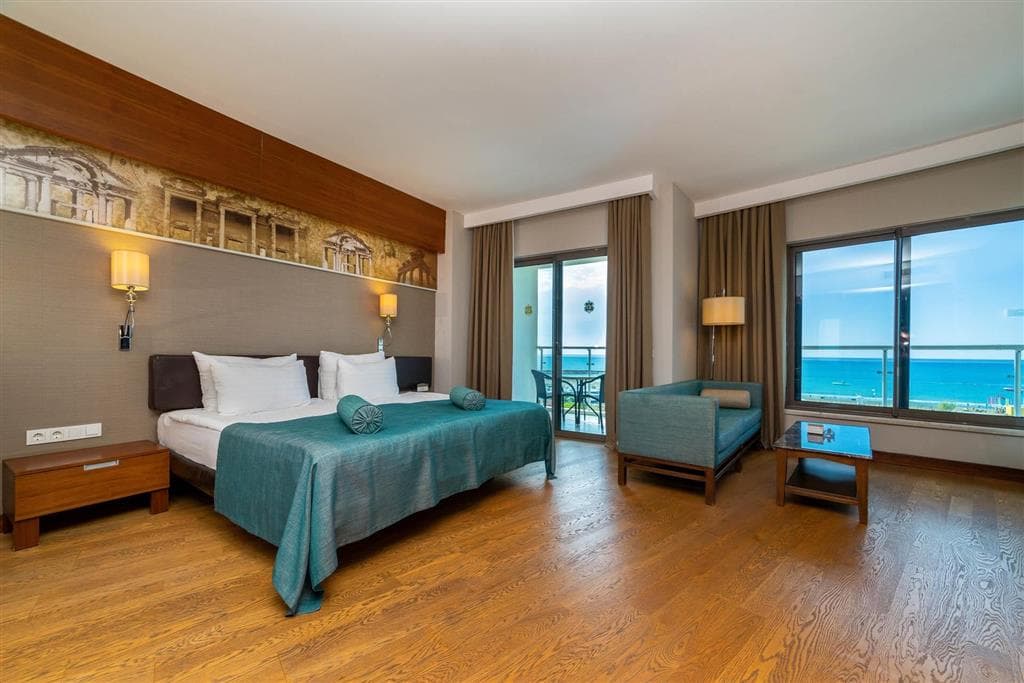 Commodore Elite Suites