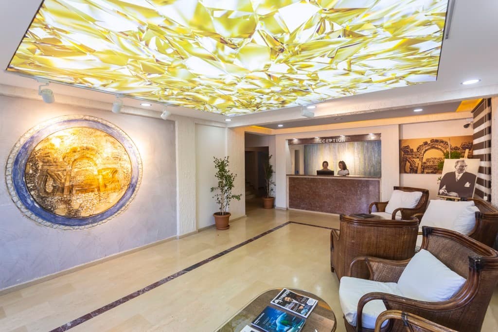 MaxSea Beach Hotel
