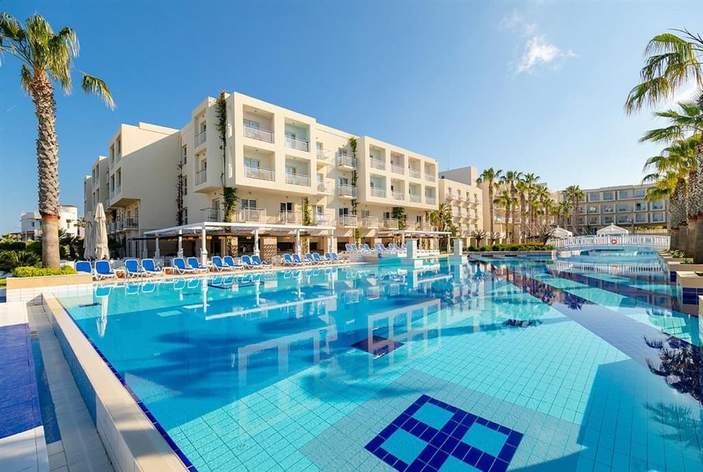 Hotel s bazénom