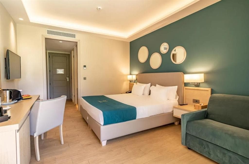 Almyros Beach Resort &  Spa
