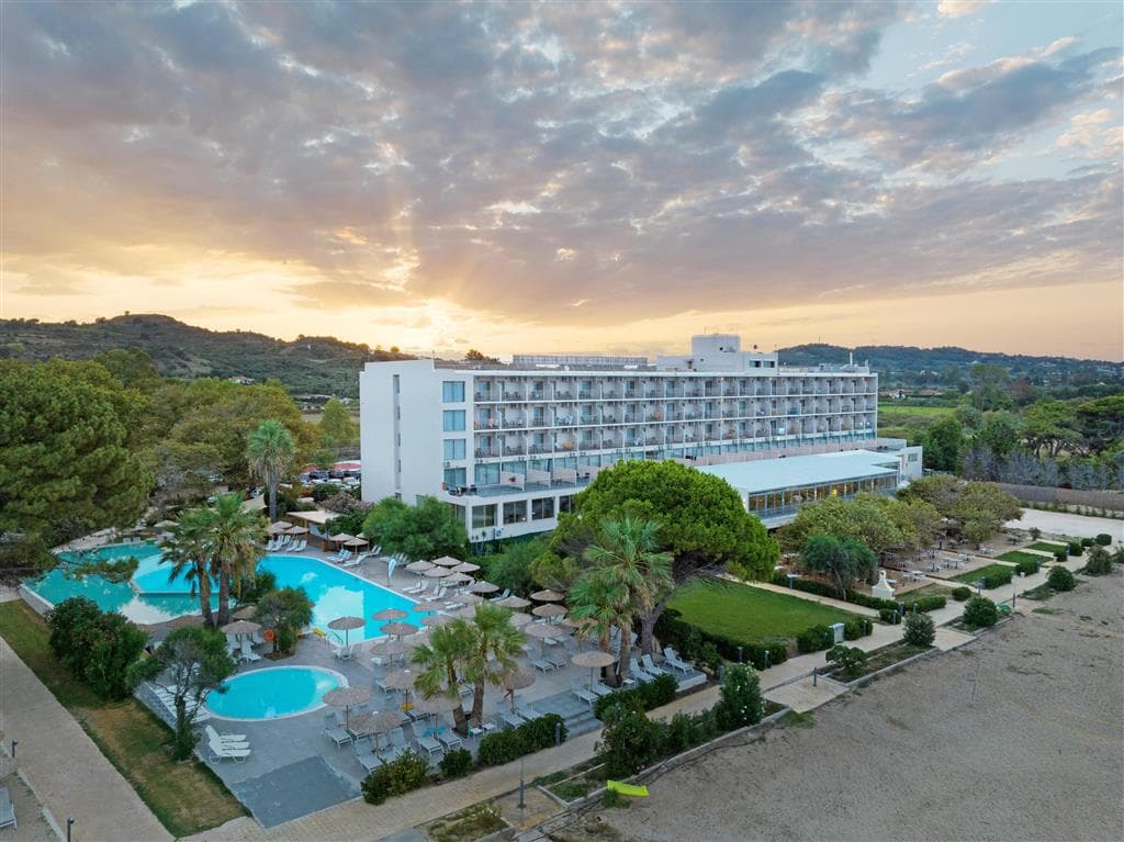 Ninos Grand Beach Hotel & Resort (Funtazia klub)