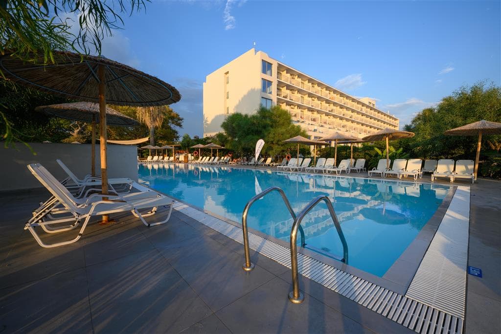 Ninos Grand Beach Hotel & Resort (Funtazia klub)