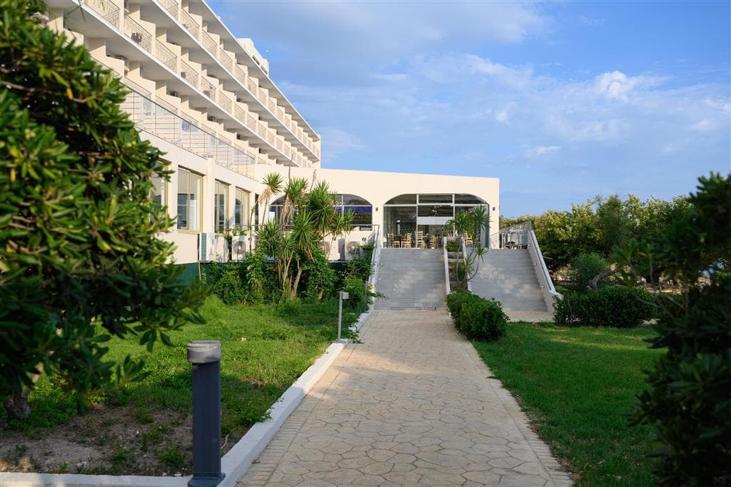 Ninos Grand Beach Hotel & Resort (Funtazia klub)