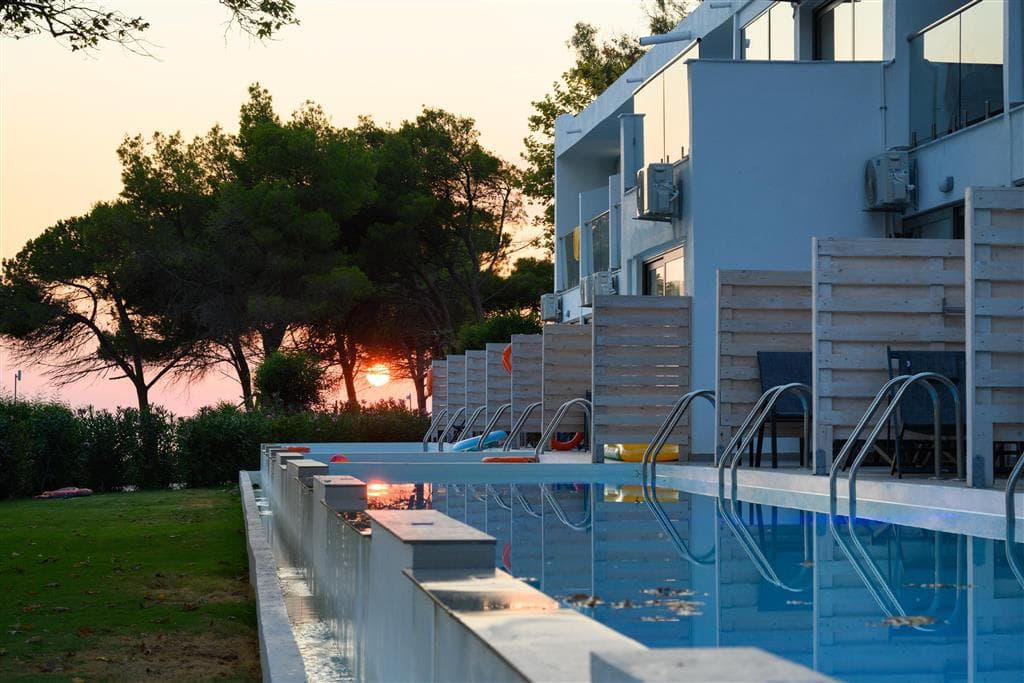 Ninos Grand Beach Hotel & Resort (Funtazia klub)