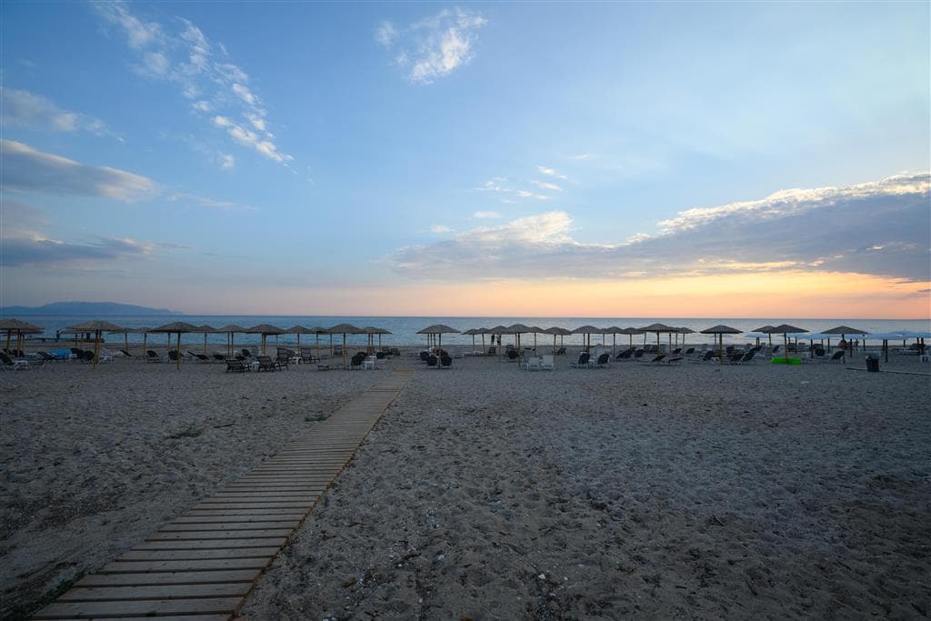 Ninos Grand Beach Hotel & Resort (Funtazia klub)