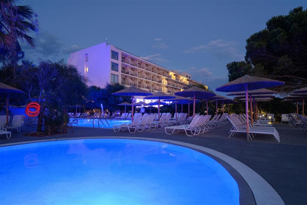 Ninos Grand Beach Hotel & Resort (Funtazia klub)