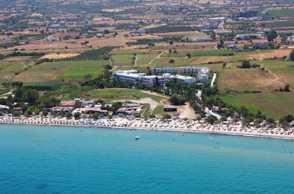Tigaki Beach