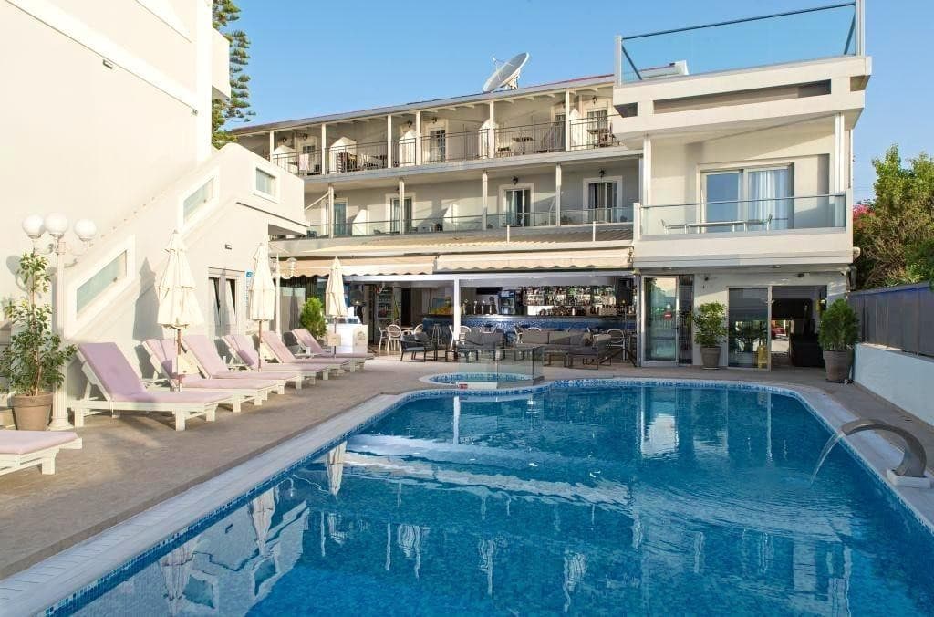 Hotel s bazénom