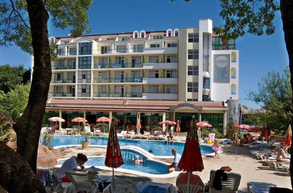 Perla Plaza