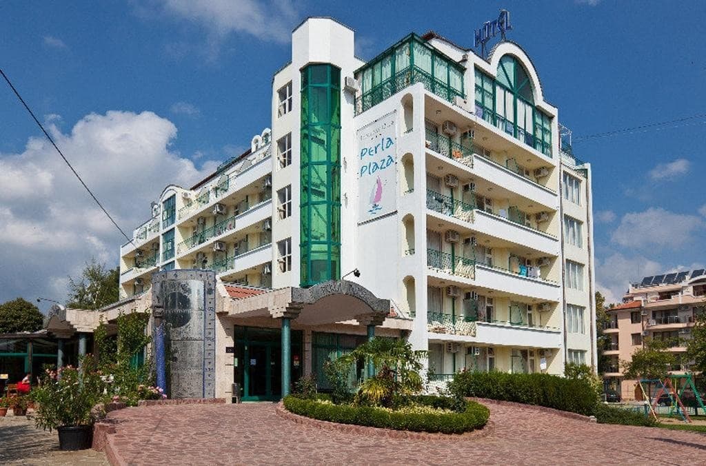 Perla Plaza