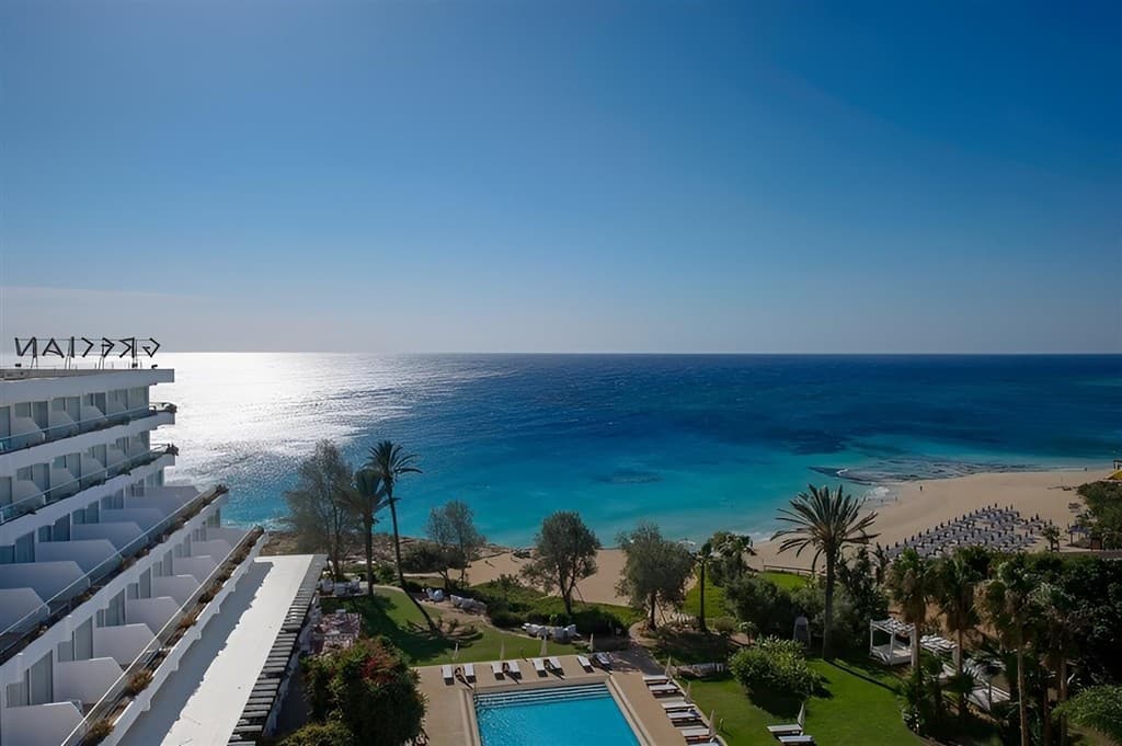 Hotel s bazénom