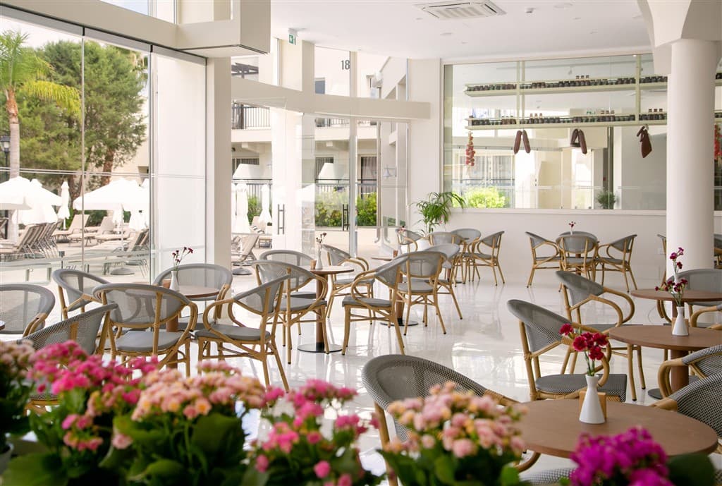 Louis Paphos Breeze