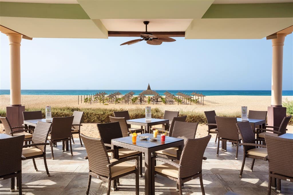 Poolside bar