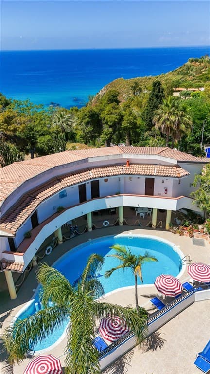 Hotel s bazénom