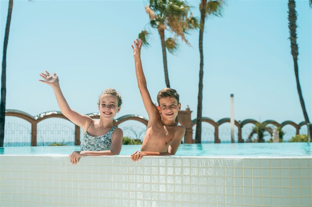 Magic World Resort - Aloha Beach Club