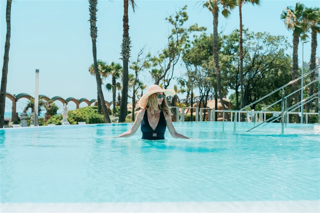 Magic World Resort - Aloha Beach Club