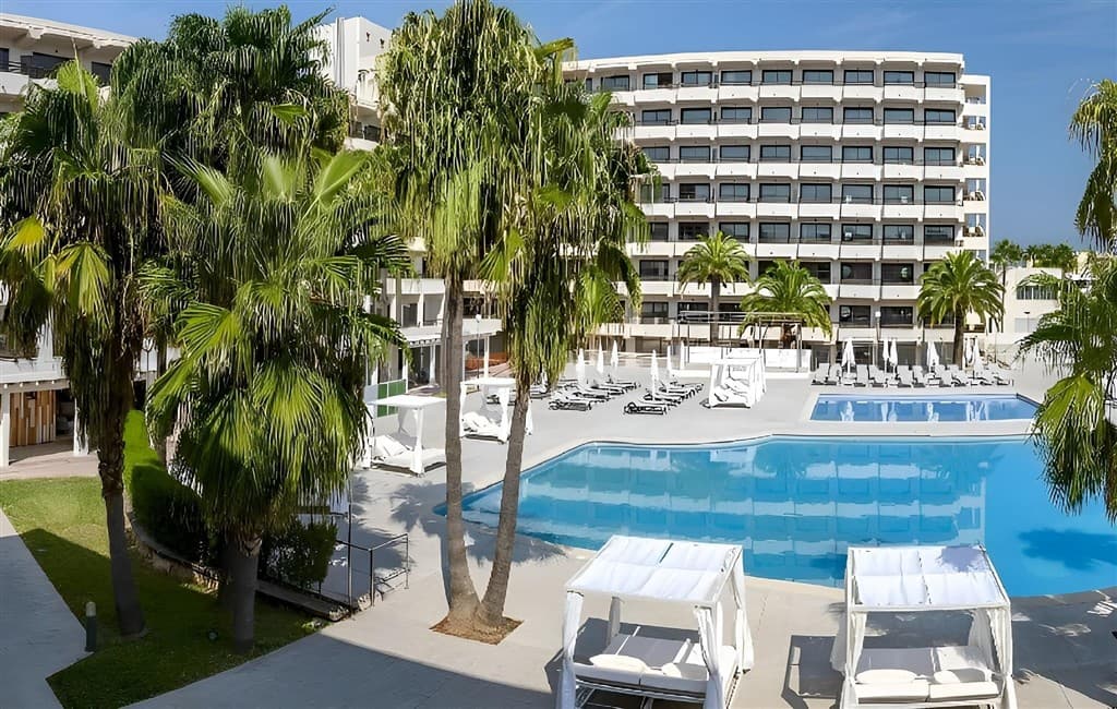 Hotel s bazénom