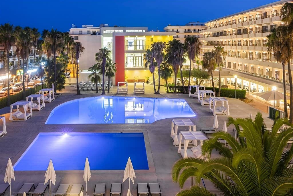 Hotel s bazénom