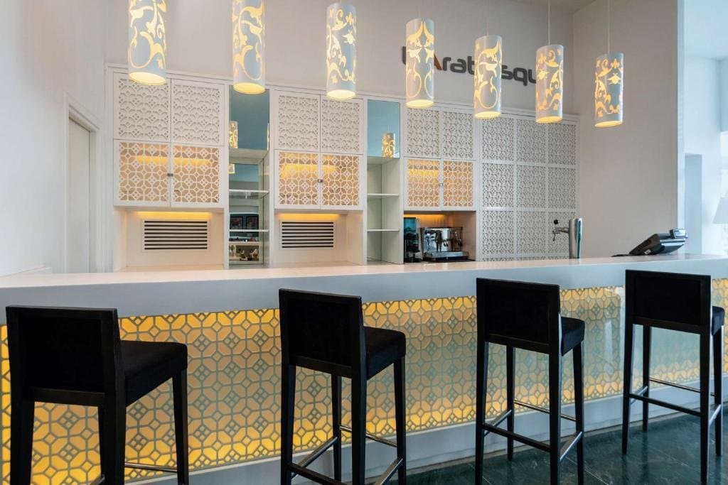 Bar
