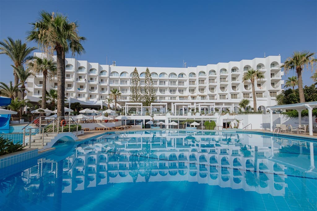 Hotel s bazénom