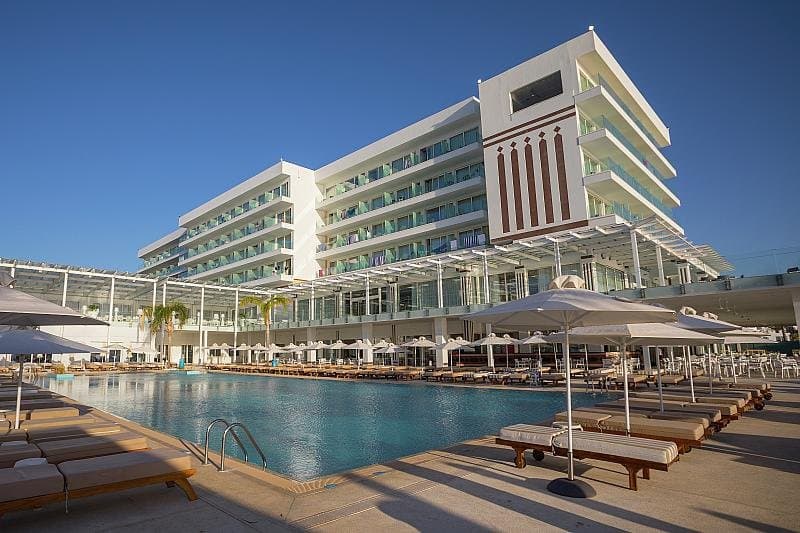 Hotel s bazénom