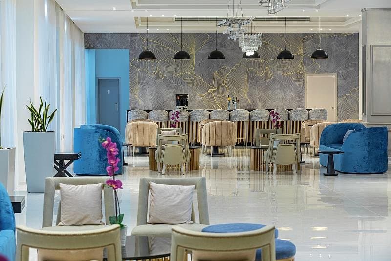 Lobby bar