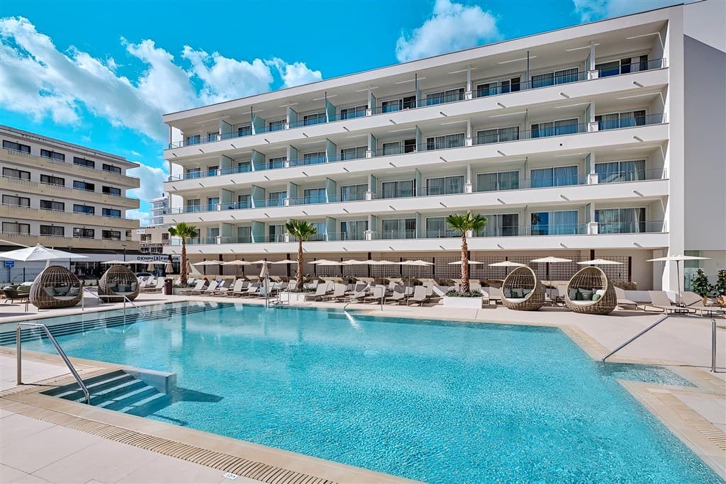 Hotel s bazénom
